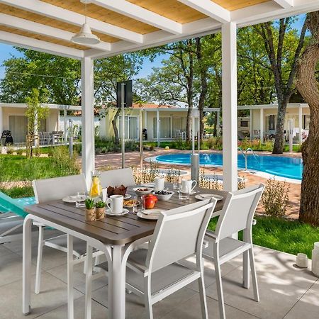 Camping Ulika Mobile Homes - Naturist Červar-Porat Екстериор снимка