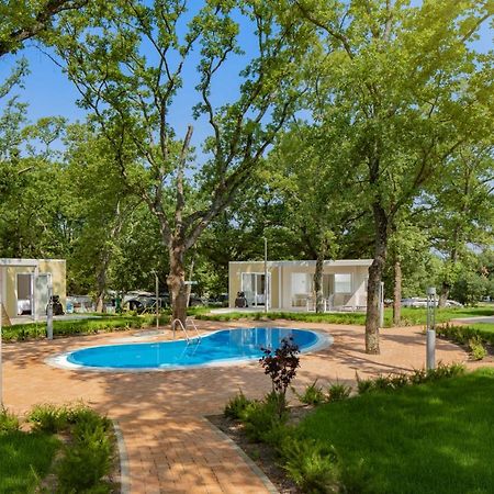Camping Ulika Mobile Homes - Naturist Červar-Porat Екстериор снимка
