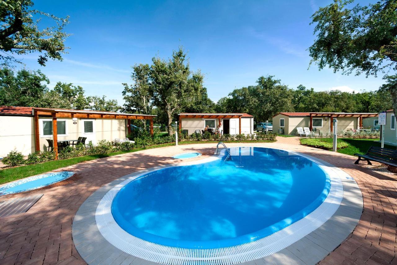 Camping Ulika Mobile Homes - Naturist Červar-Porat Екстериор снимка
