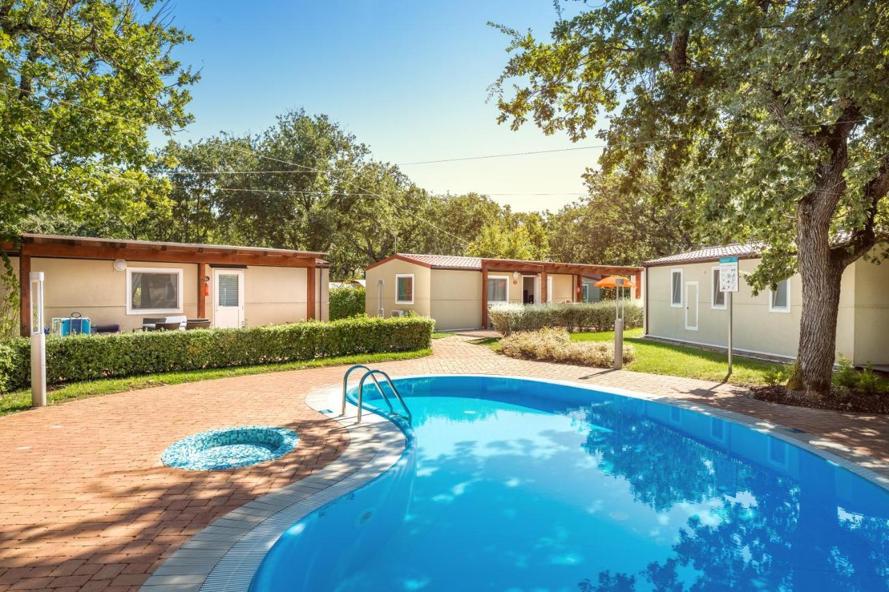 Camping Ulika Mobile Homes - Naturist Červar-Porat Екстериор снимка