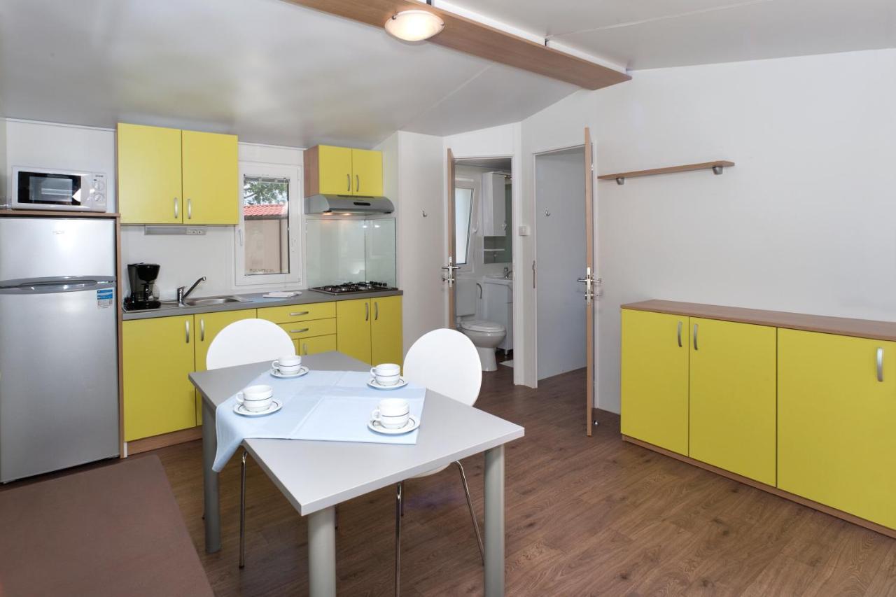 Camping Ulika Mobile Homes - Naturist Červar-Porat Екстериор снимка