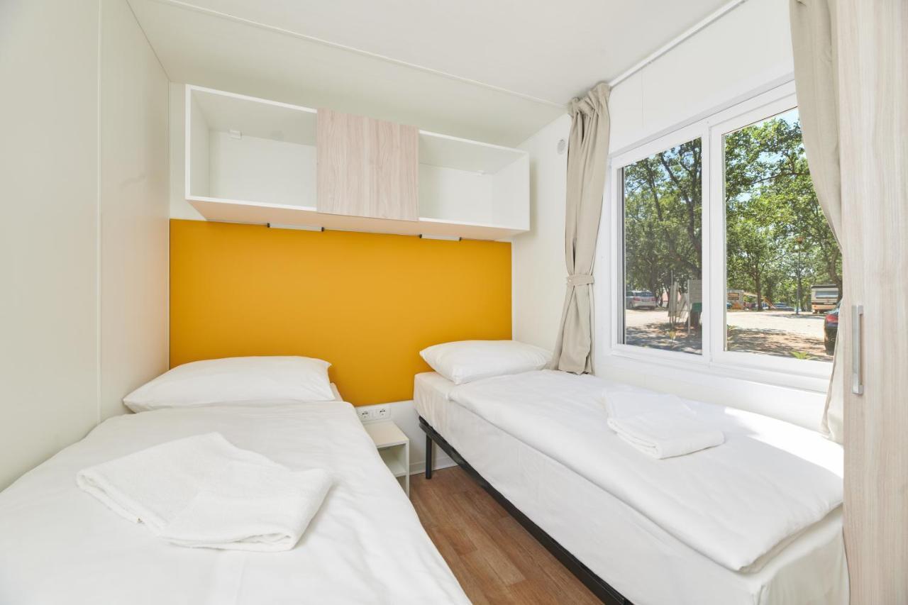 Camping Ulika Mobile Homes - Naturist Červar-Porat Екстериор снимка