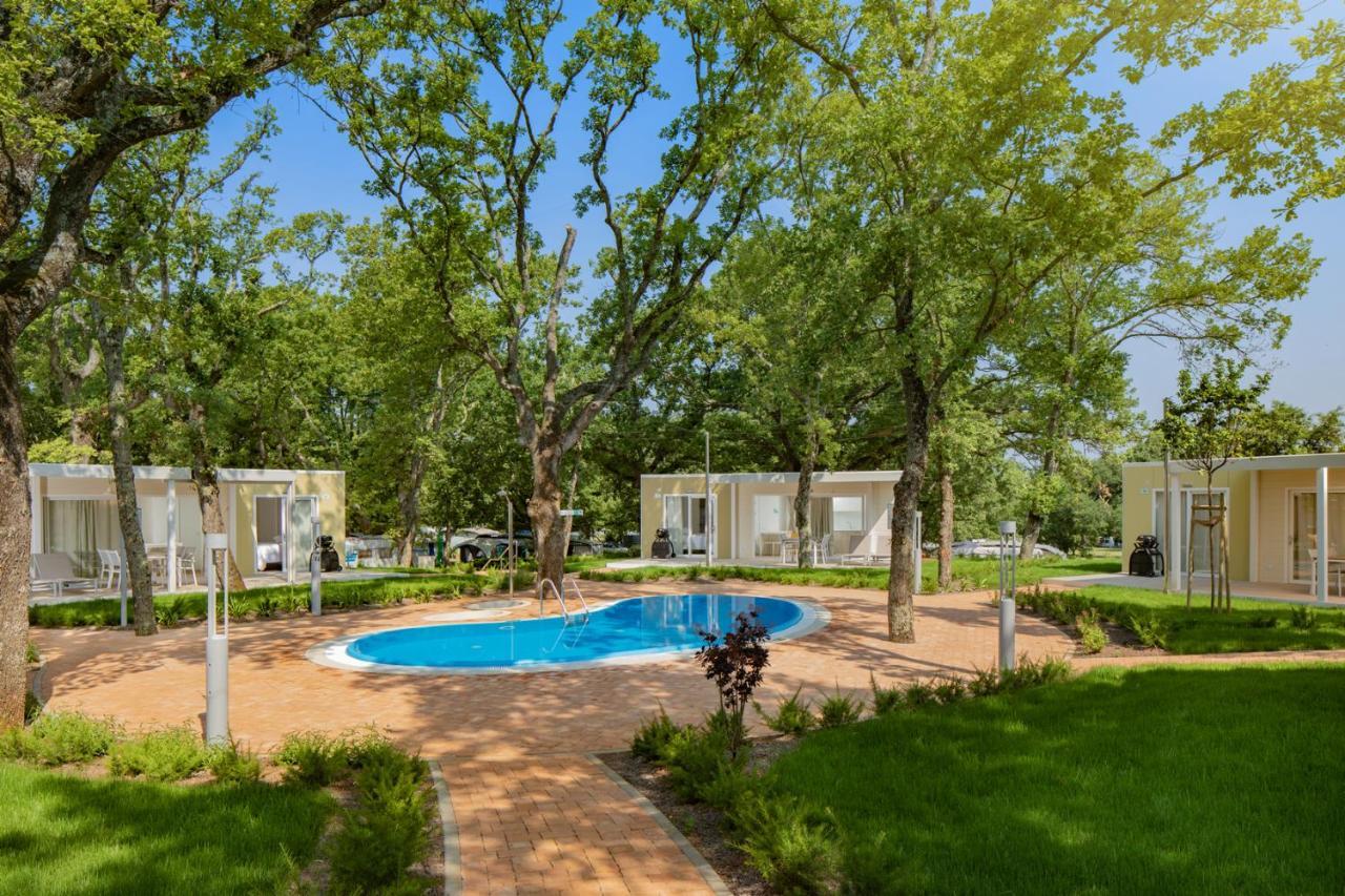 Camping Ulika Mobile Homes - Naturist Červar-Porat Екстериор снимка